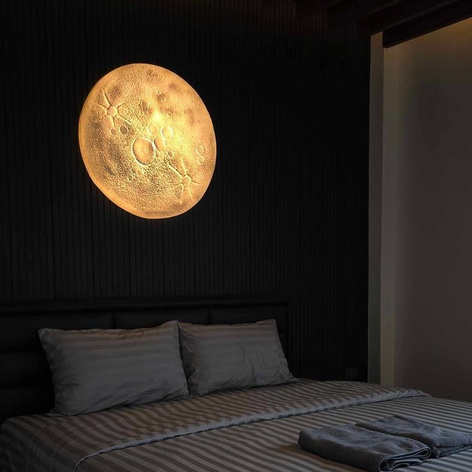 โคมไฟพระจันทร์ ติดผนัง 80 CM นูนต่ำ